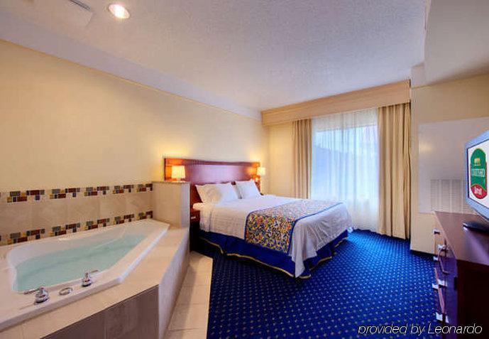 Courtyard By Marriott Anniston