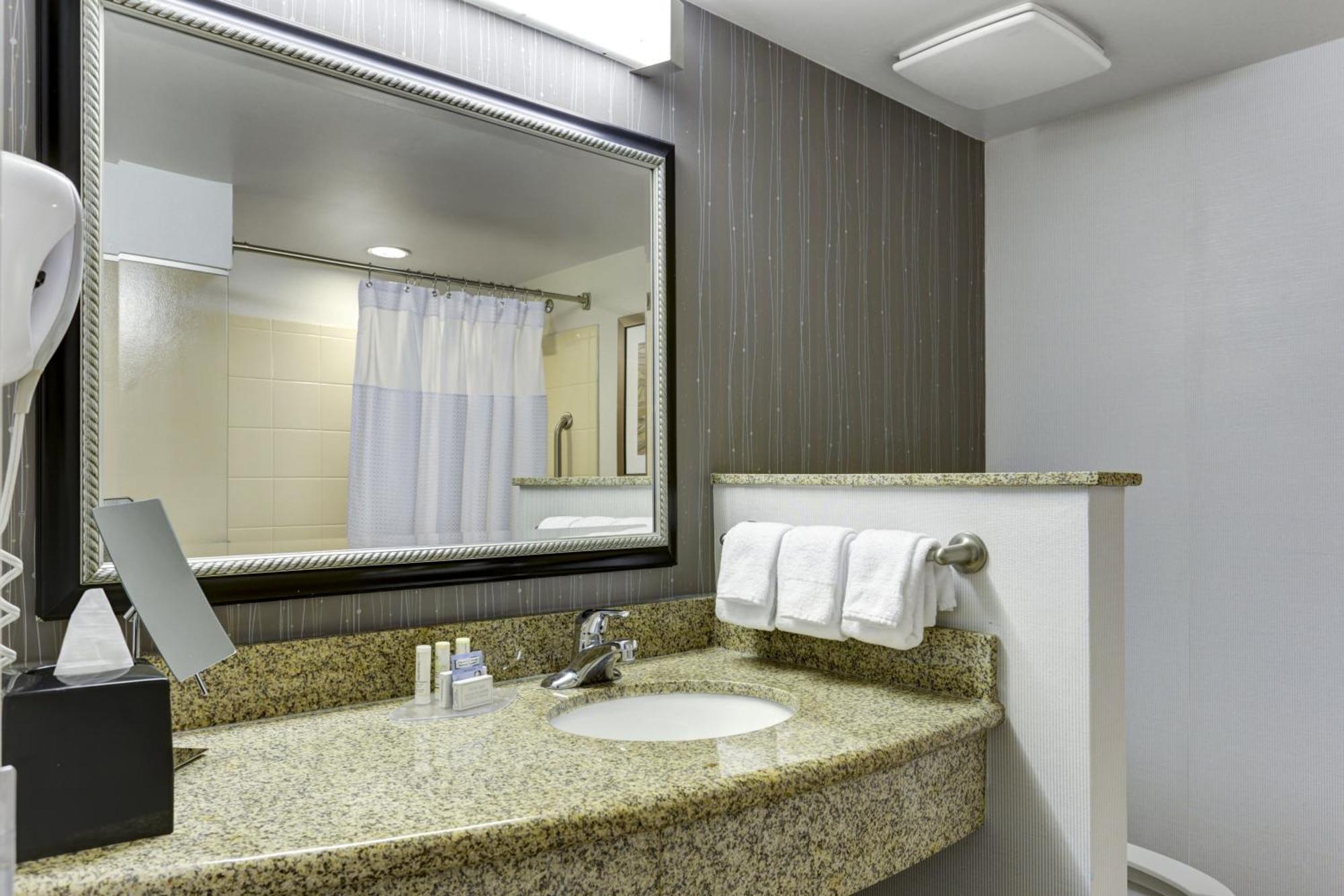 Courtyard By Marriott Anniston