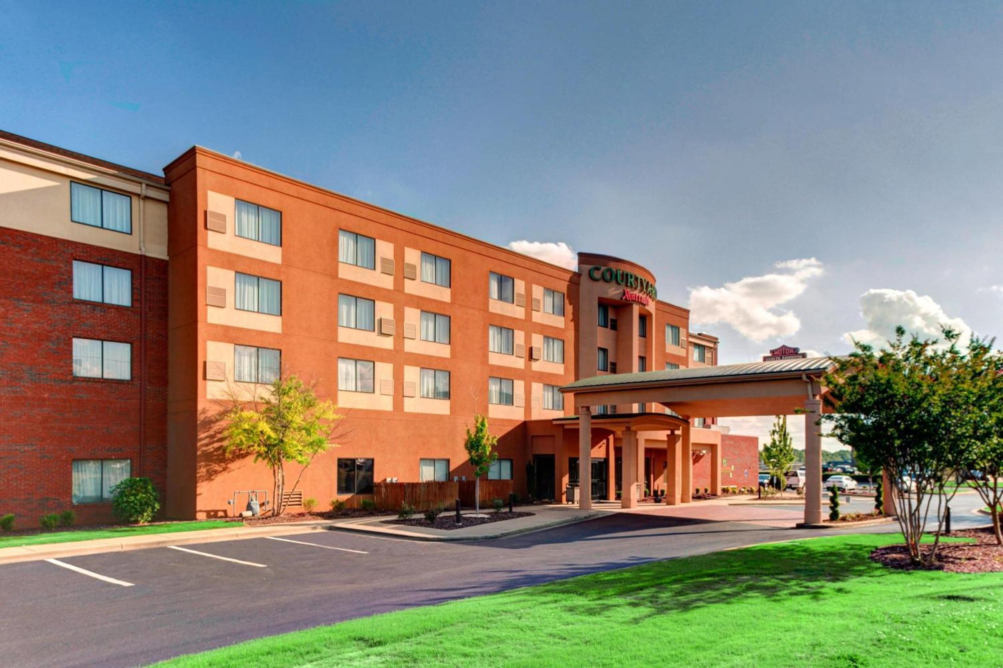Courtyard By Marriott Anniston 3* Oxford