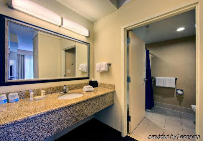 Courtyard By Marriott Anniston Hotel Oxford