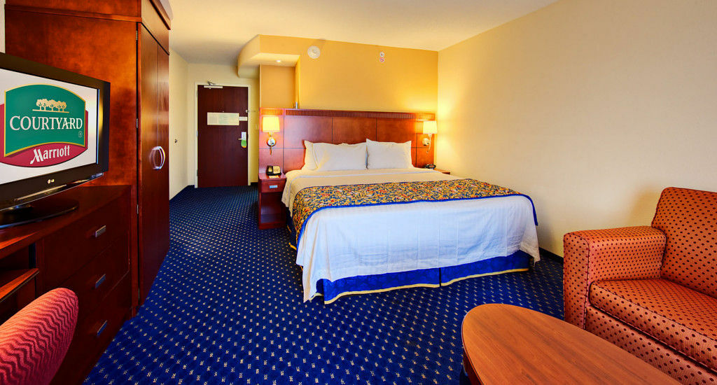 Courtyard By Marriott Anniston 3*